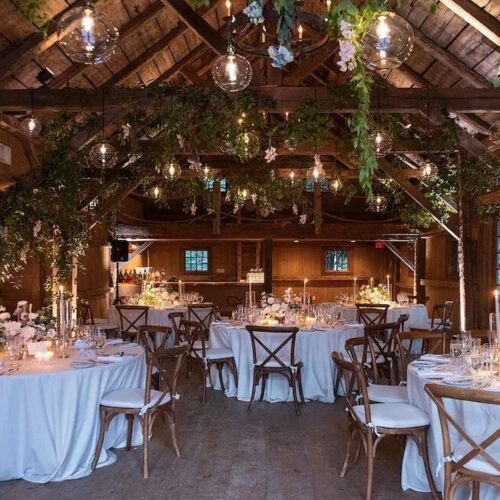 How to Style a Barn Wedding Venue 