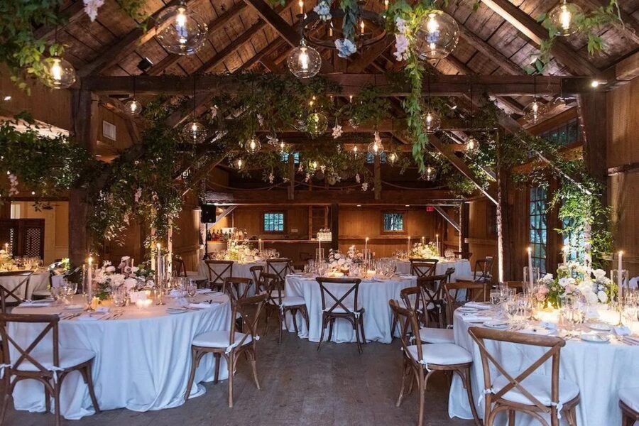 How to Style a Barn Wedding Venue 